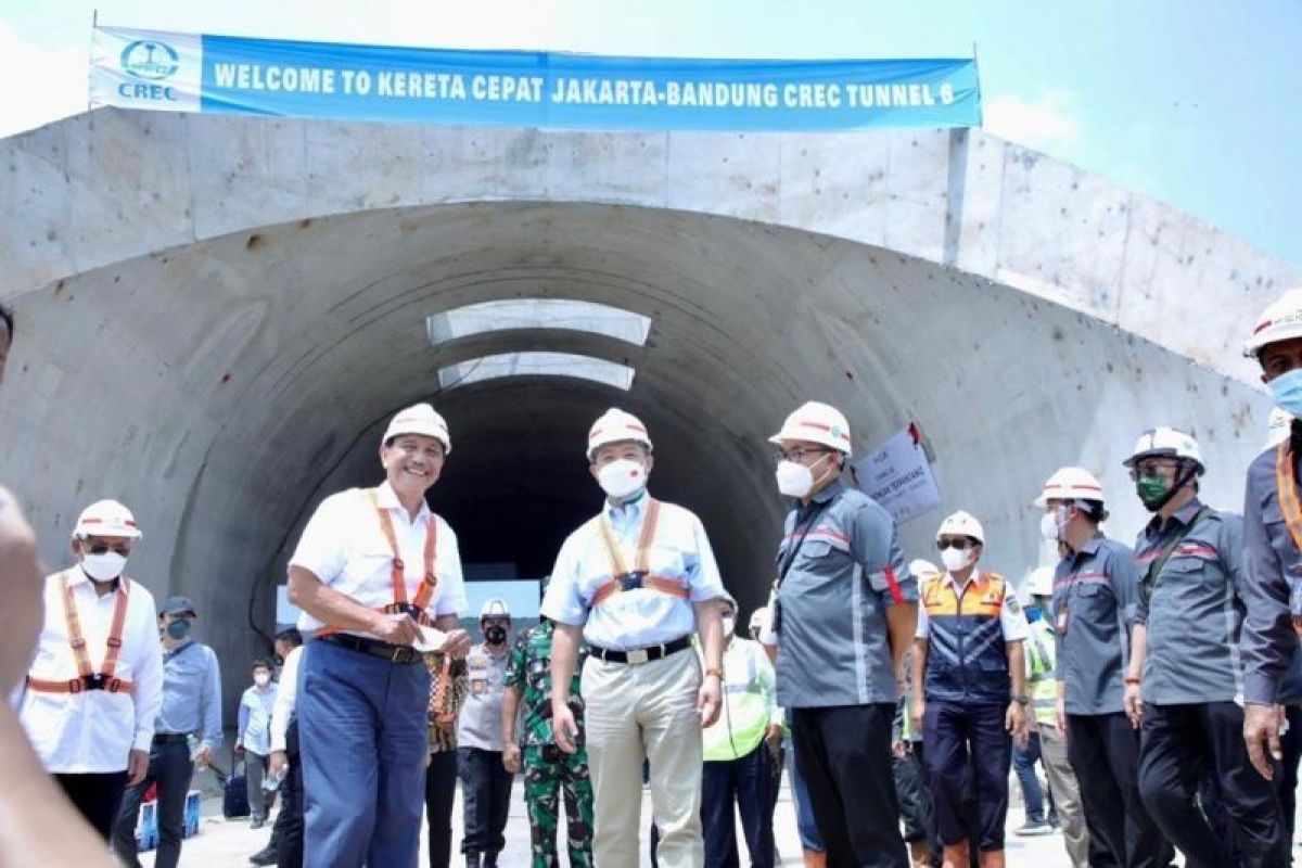 Luhut dan Dubes China tinjau proyek pembangunan kereta cepat Jakarta-Bandung