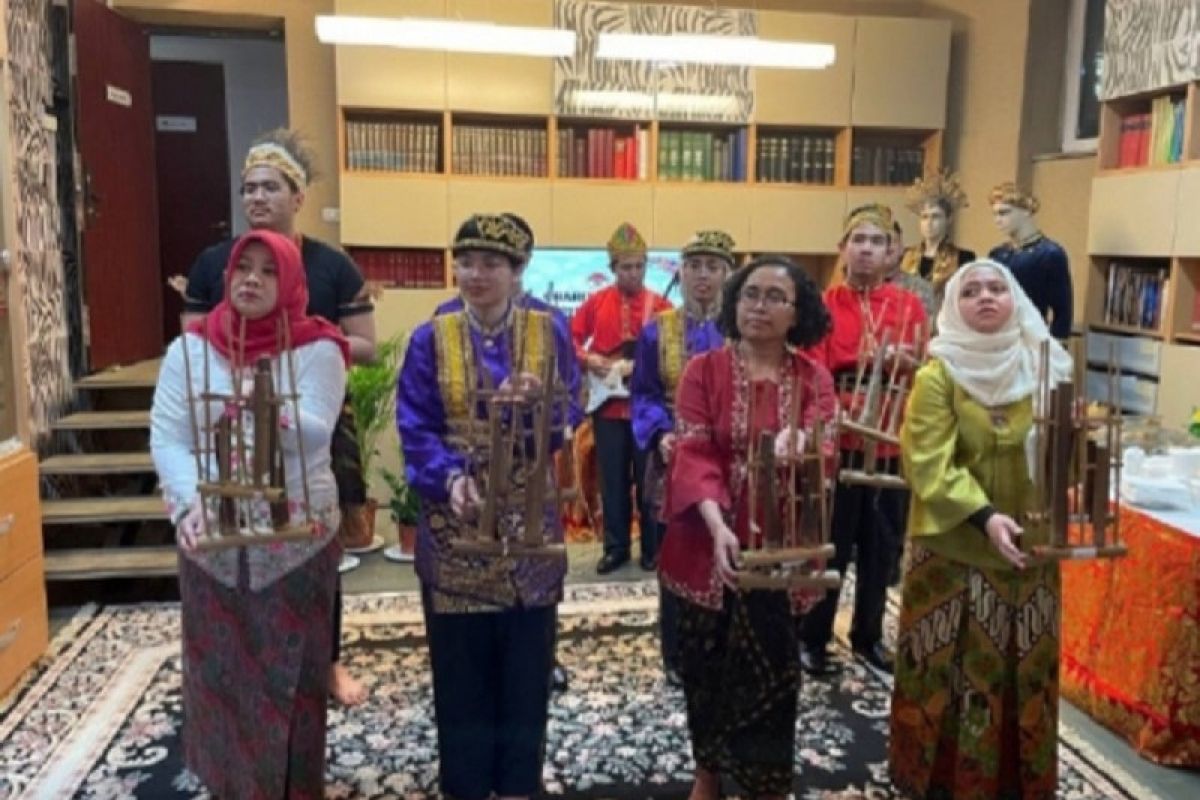 Budaya, kuliner Indonesia hiasi kegiatan amal bagi pengungsi Ukraina