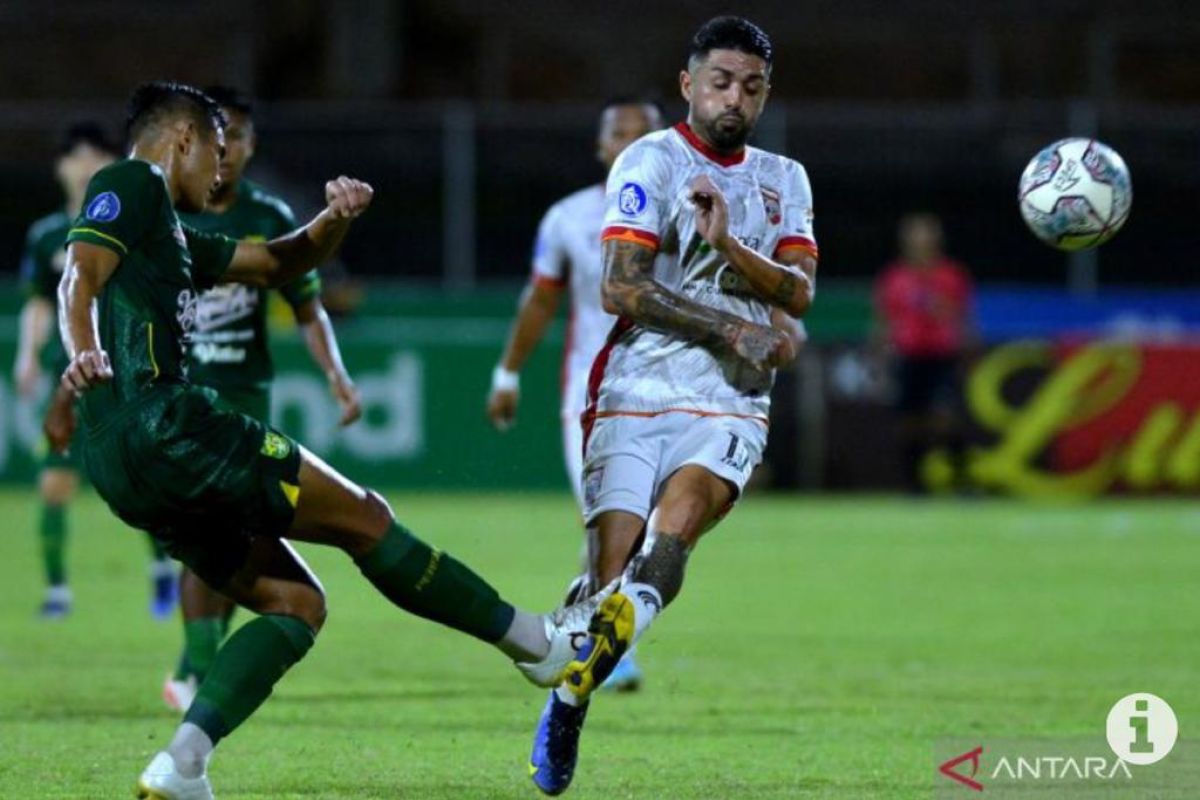 Liga 1: Aji Santoso ungkap penyebab Persebaya kalah lawan Borneo