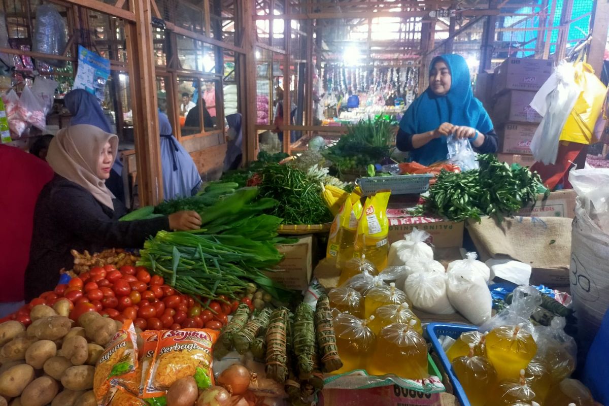 Harga bahan pokok dan komoditi pasar di Takengon turun, ini rinciannya