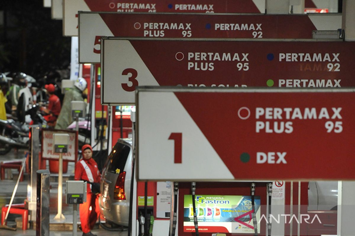 Pertamina jual pertamax Rp12.500 per liter