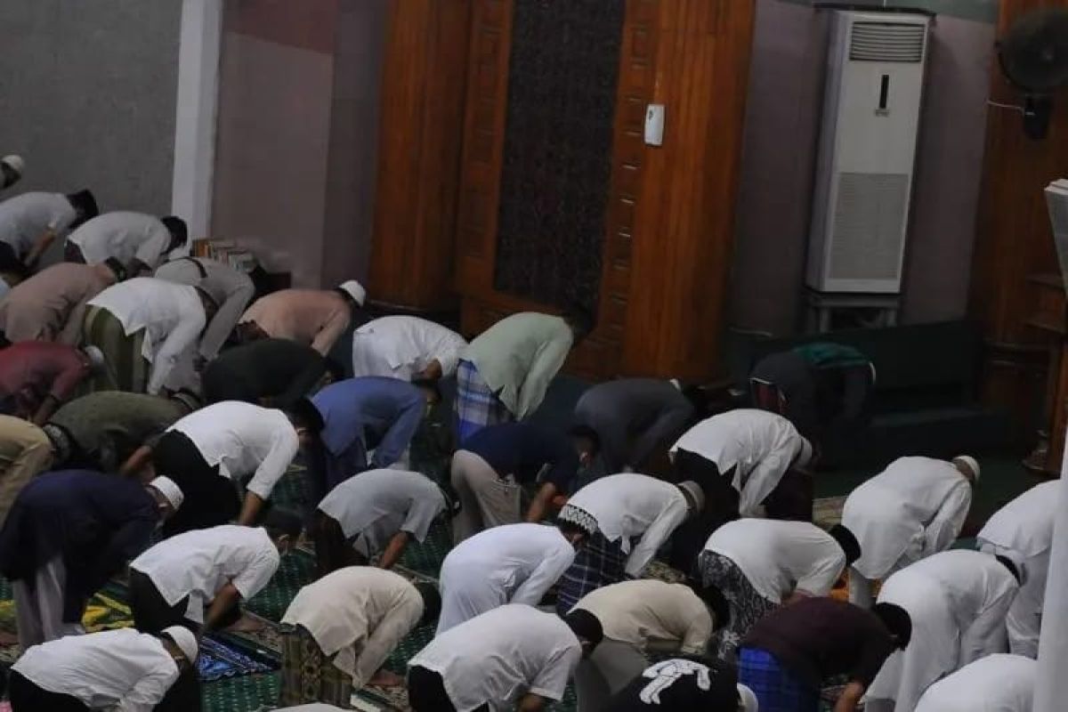 Di Kabupaten OKU boleh shalat berjamaah di masjid selama Ramadhan