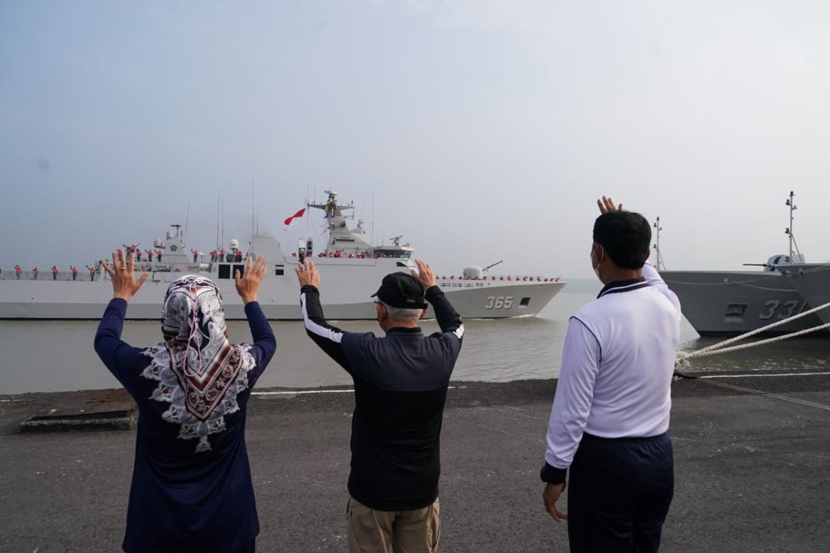 Wapres Ma'ruf Amin kunjungi Monumen KRI Nanggala-402 Surabaya dan panjatkan doa