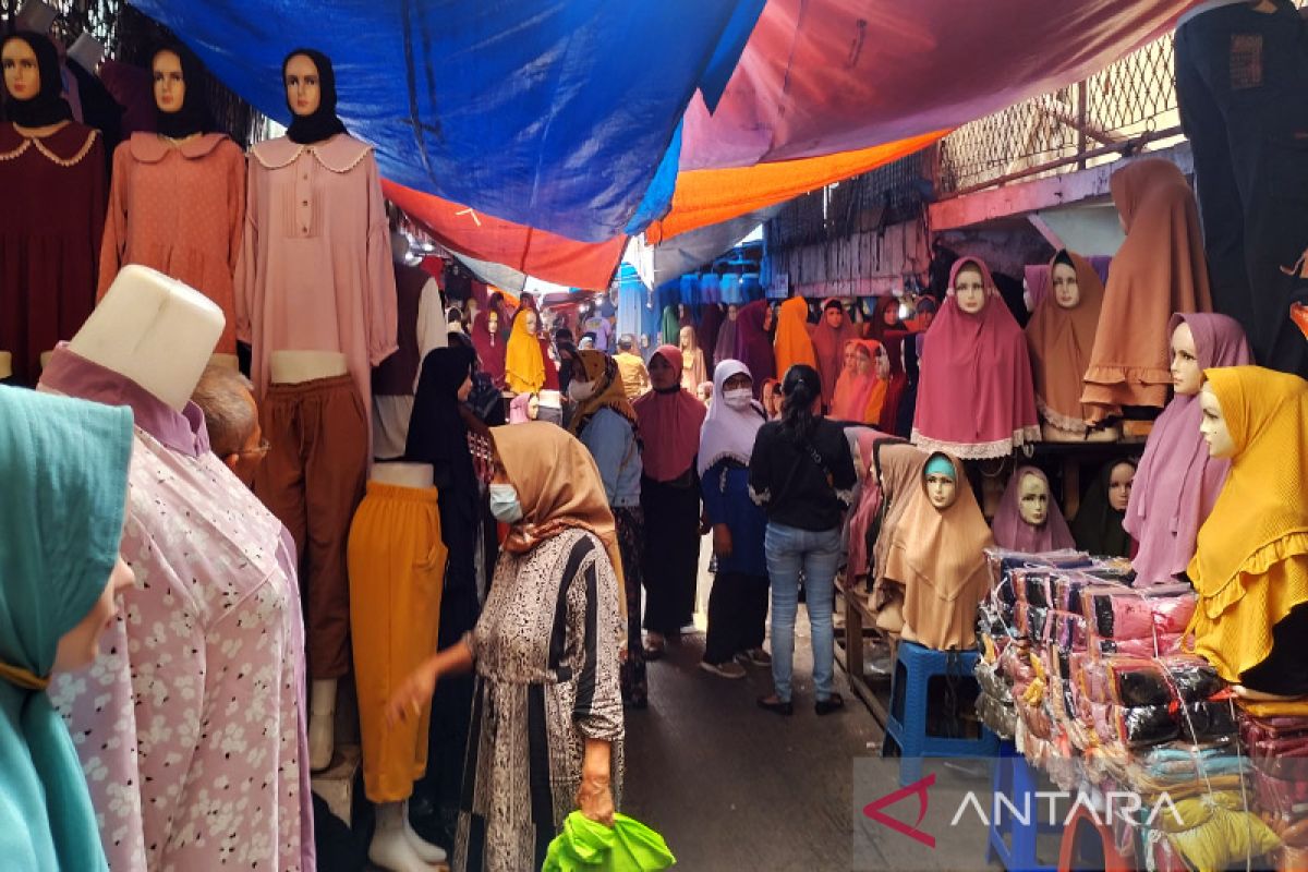 Tanah Abang ramai pengunjung menjelang Ramadhan