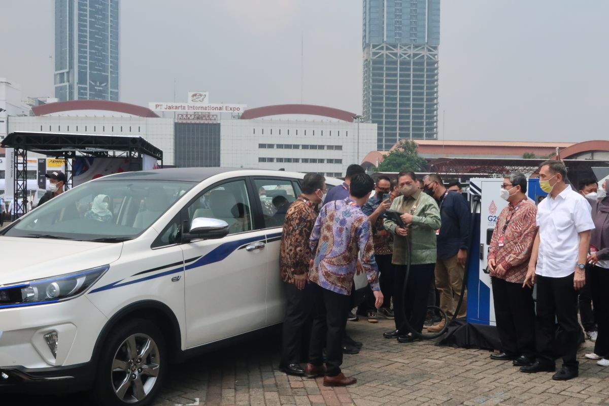 Electric vehicles could become major market for PLN: Minister Hartarto