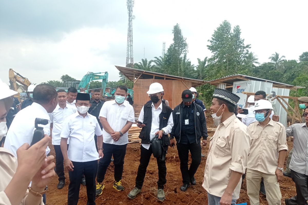 Menteri Investasi Bahlil Lahadalia bangun pesantren berstandar internasional di Lebak