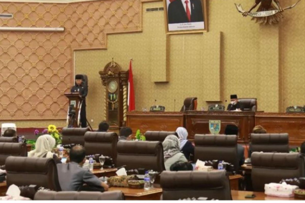 DPRD Kota Jambi dengarkan jawaban eksekutif atas pandangan fraksi pada LKPJ 2021