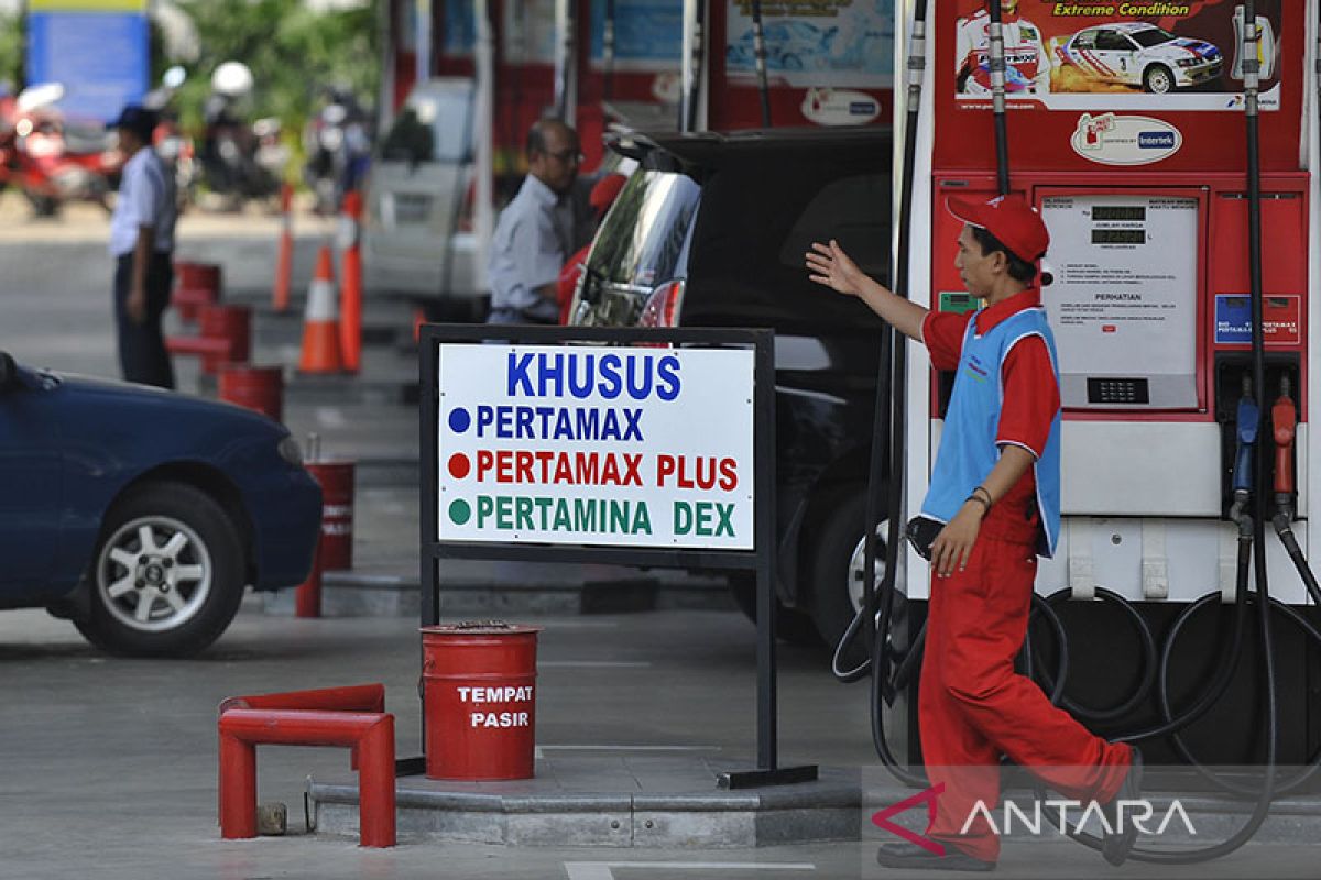 Pertamina turunkan harga Pertamax hari ini