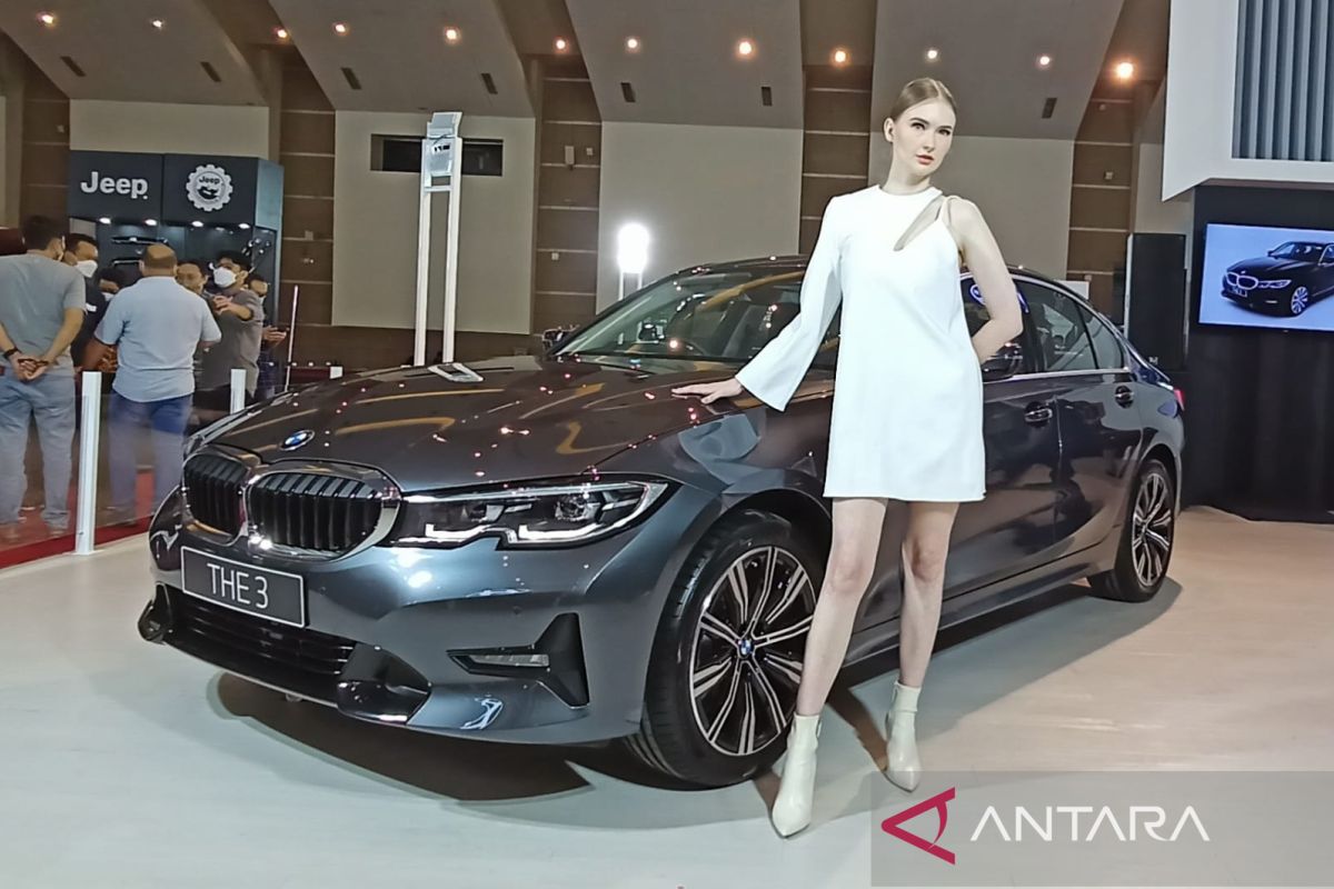 BMW luncurkan New BMW 320i Sport  di IIMS 2022