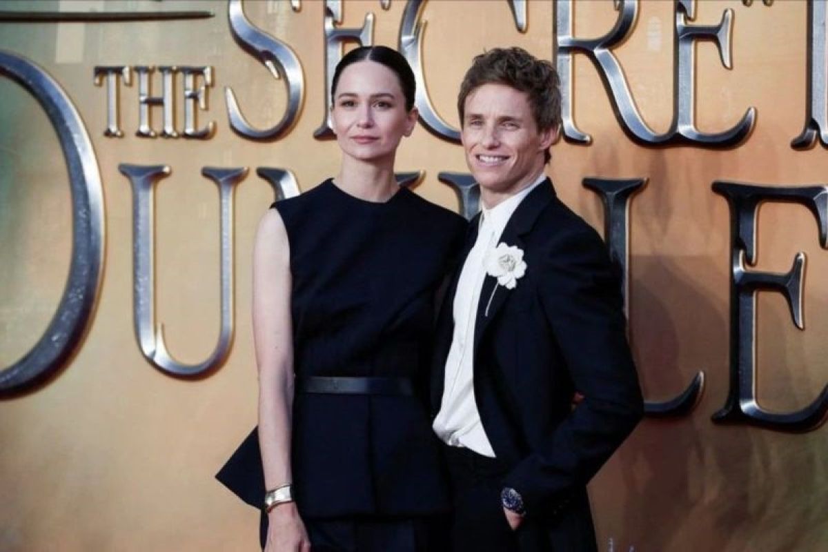 Eddie Redmayne mengaku sempat cemas film "Fantastic Beasts 3" tak jadi rilis