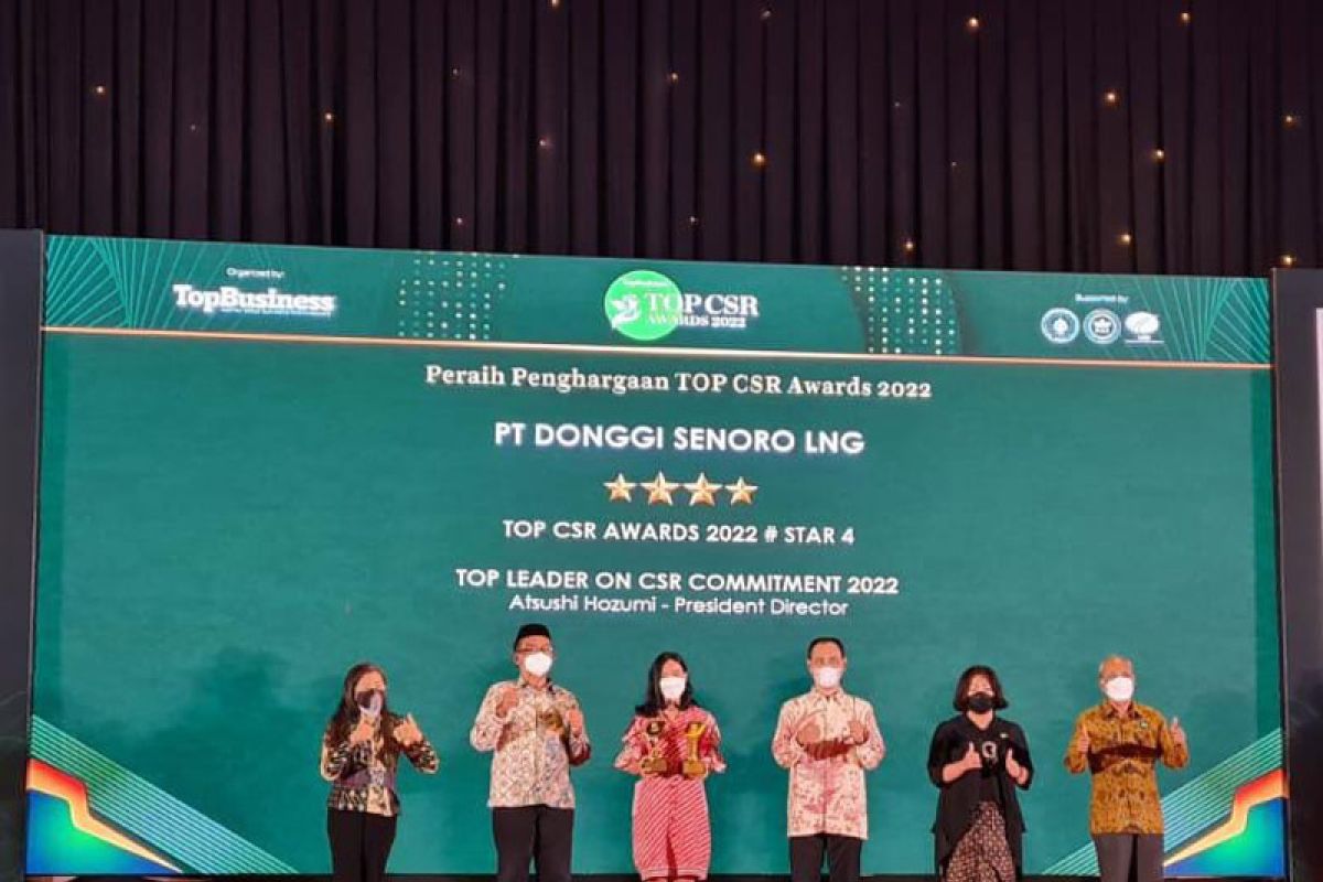DSLNG Terima Penghargaan TOP CSR Awards 2022