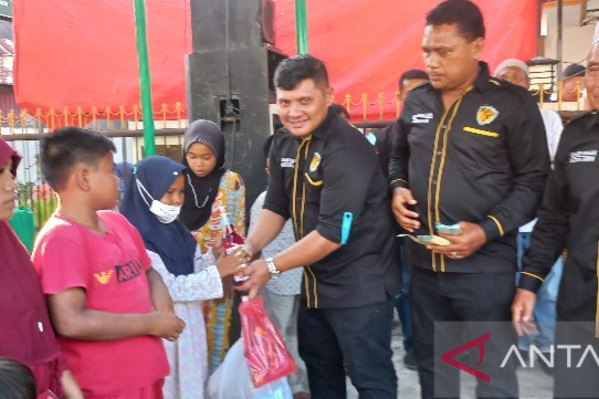 Berhasil juara, Bina Remaja FC santuni puluhan anak yatim