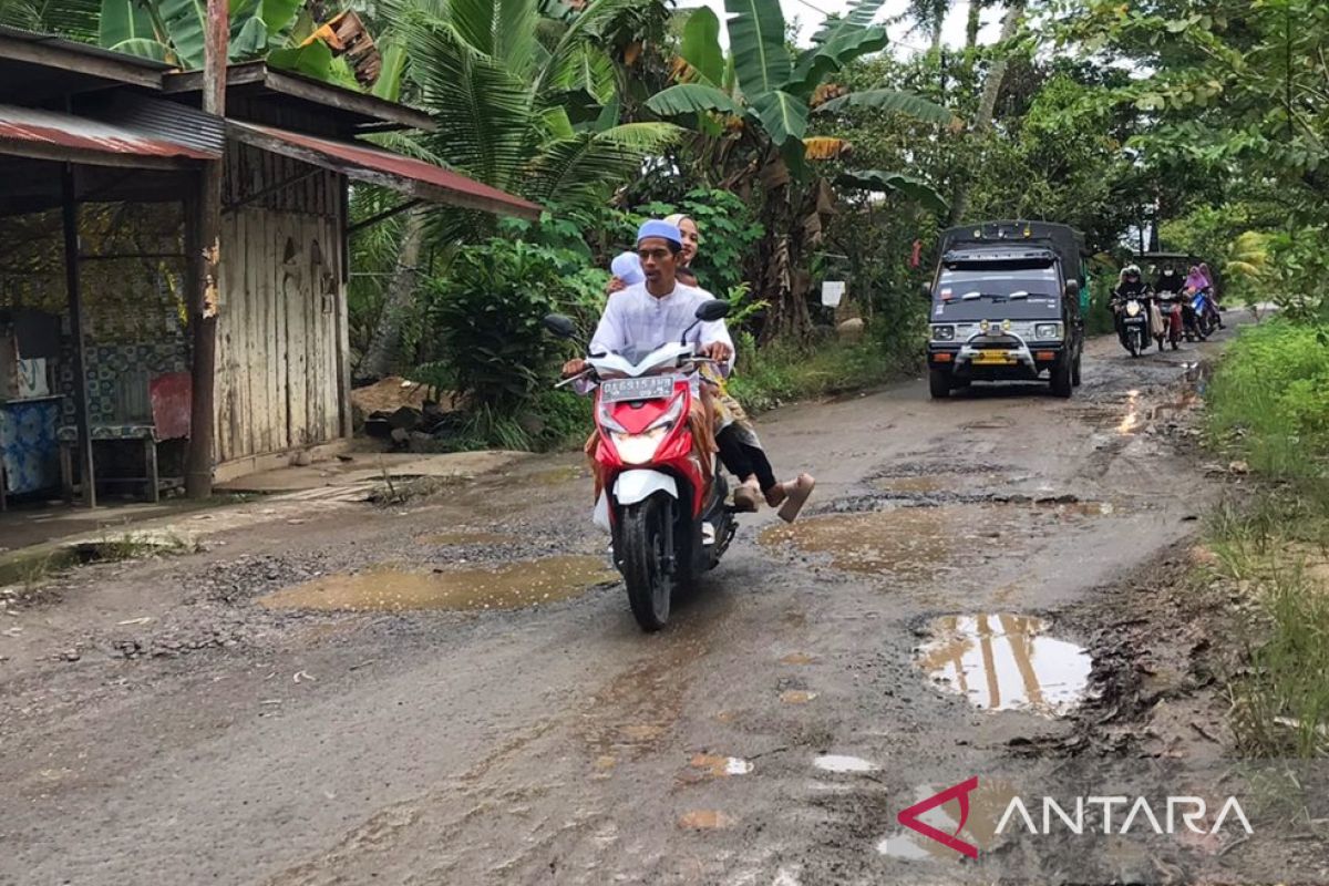 DPRD Tapin soroti jalan rusak menuju makam Syekh Salman Al-Farisi