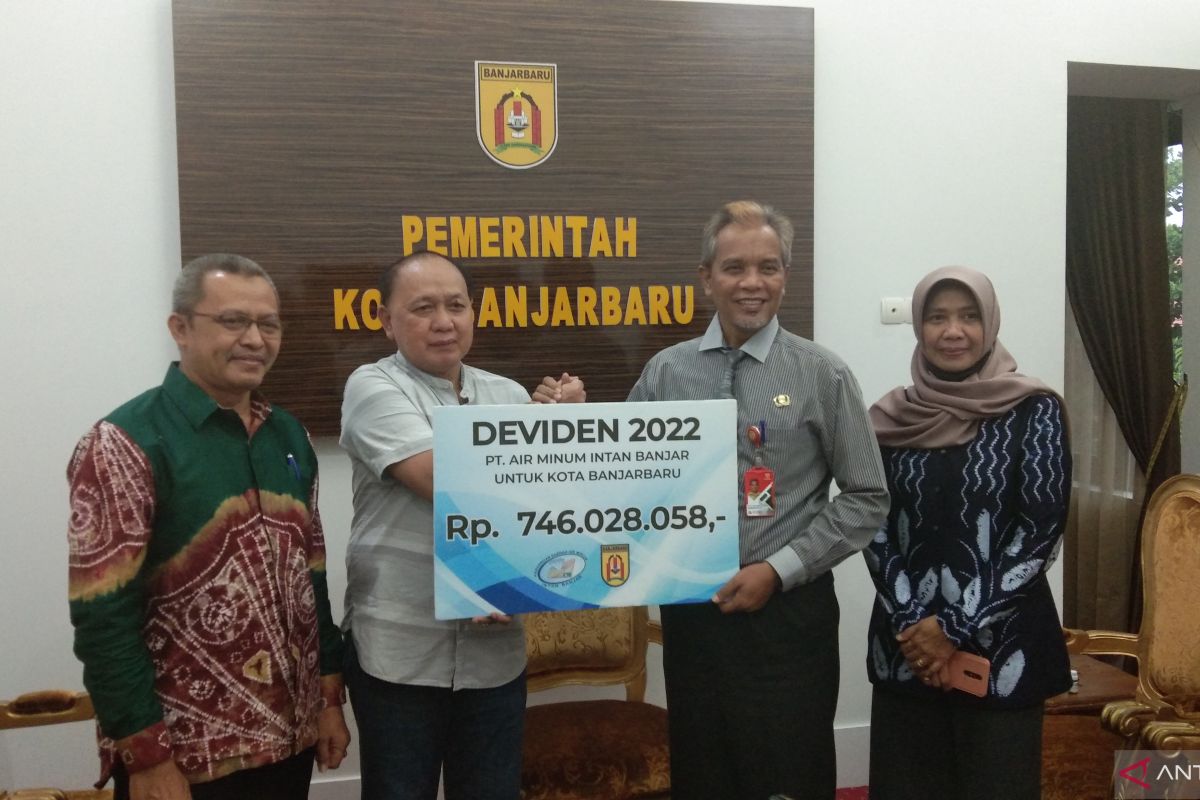 PTAM Intan Banjar serahkan deviden Rp745,9 juta ke Pemkot Banjarbaru