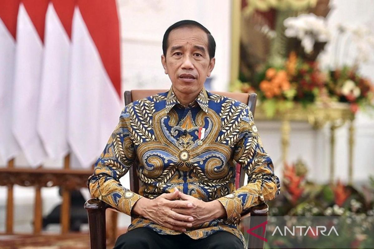 Jokowi beri bantuan BLT minyak goreng Rp300 ribu ke jutaan PKL dan keluarga