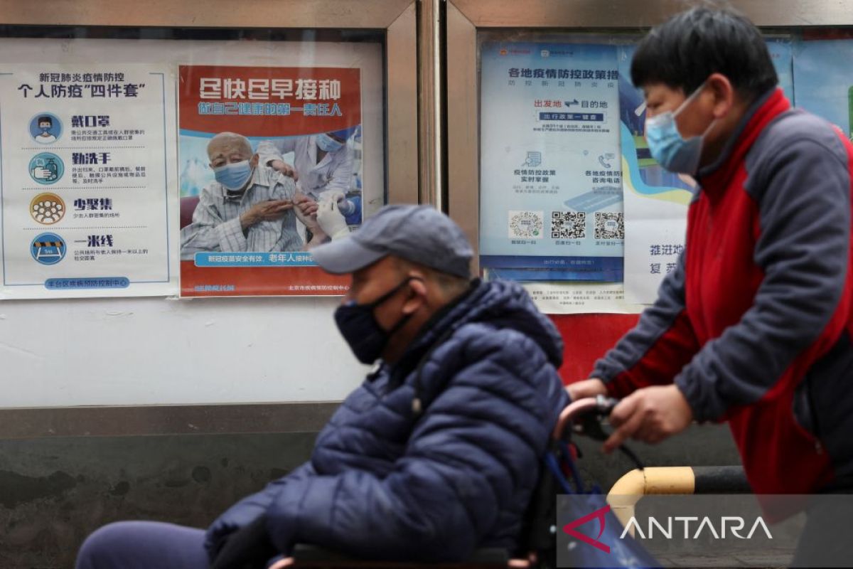 China kebut vaksinasi COVID-19 lansia dengan insentif dan sanksi