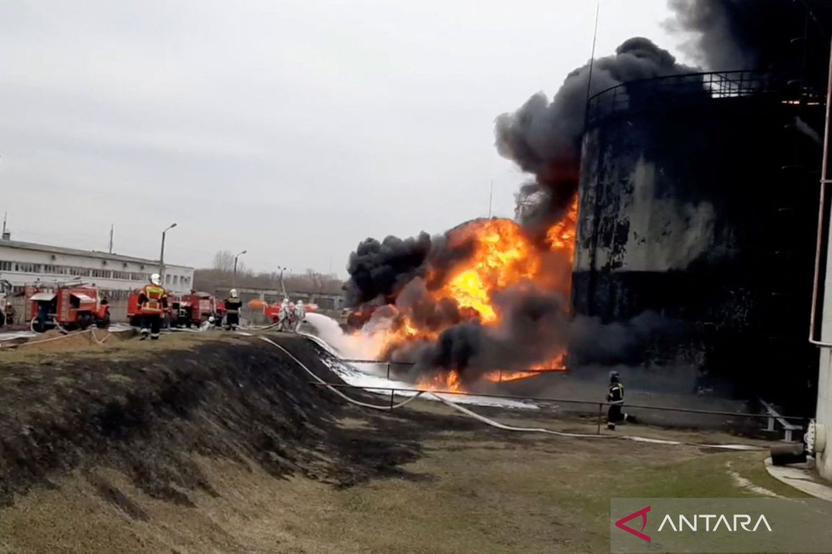 Gudang amunisi di Belgorod Rusia terbakar usai terdengar ledakan