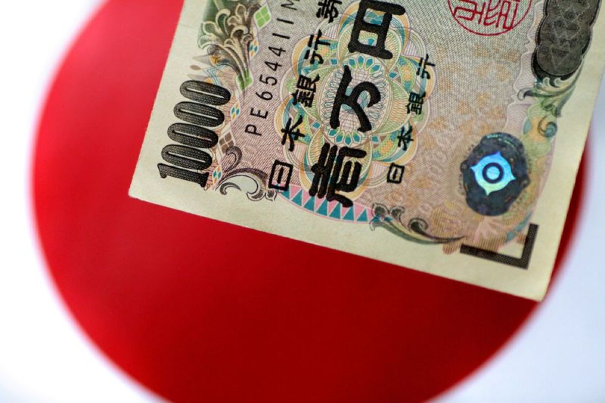 Yen Jepang jatuh dekati level terendah 20 tahun terhadap dolar AS