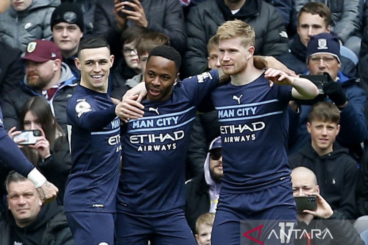 Menang 2-0 atas Burnley, Manchester City kembali ke puncak