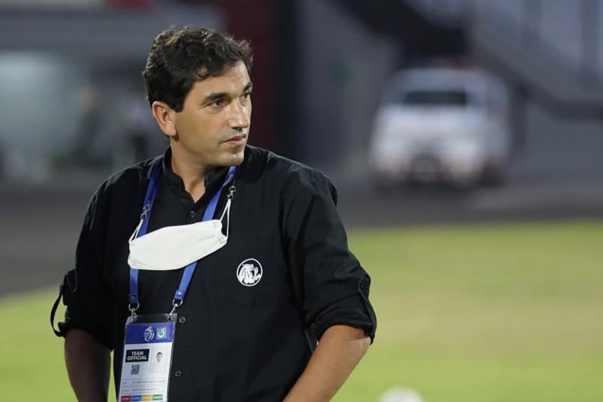 Arema FC perpanjang kontrak pelatih Eduardo Almeida selama dua tahun