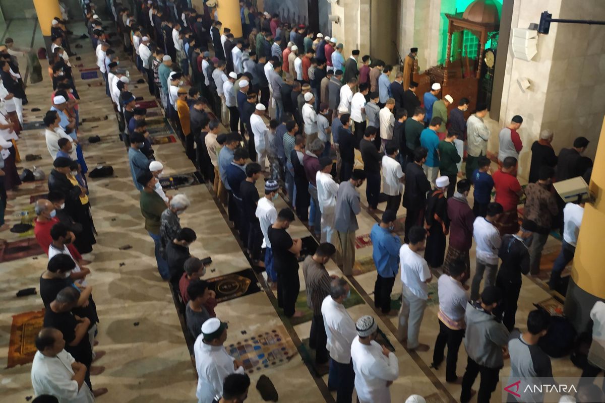 Masjid Raya Bandung gelar Tarawih usai dua tahun tiada akibat pandemi