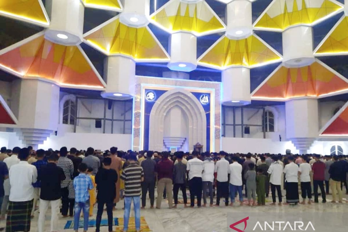 Shalat Tarawih di Makassar berlangsung khusuk