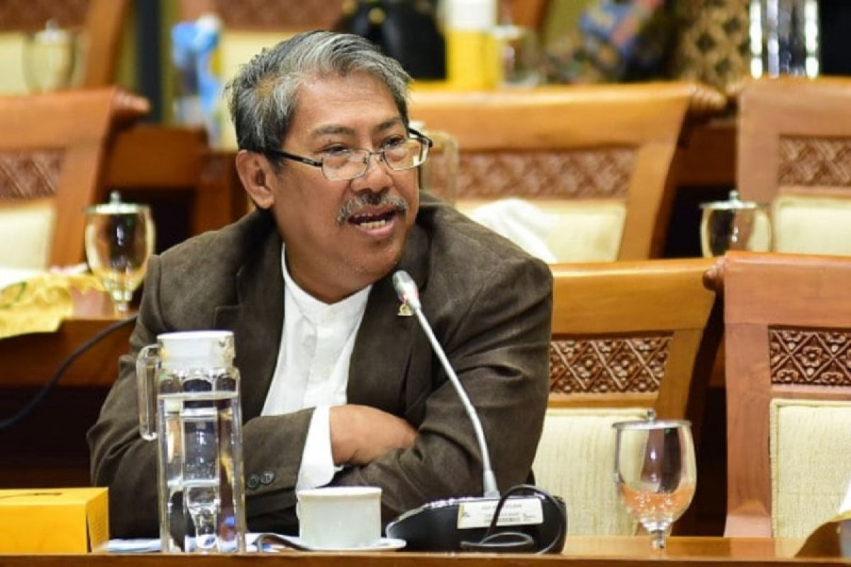 Anggota DPR: Menteri Perindustrian jangan takut ancaman pengusaha minyak goreng