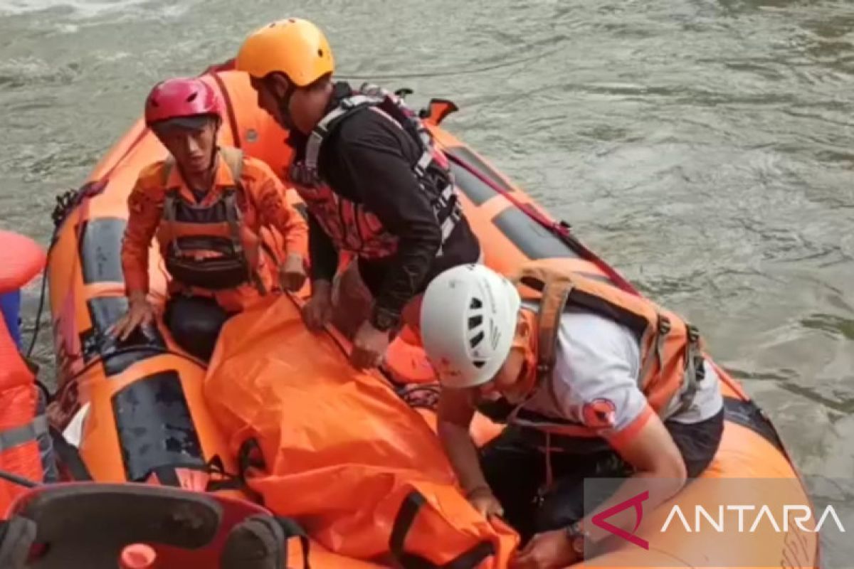 Remaja15 tahun  di Bogor ditemukan meninggal hanyut di Sungai Cisadane