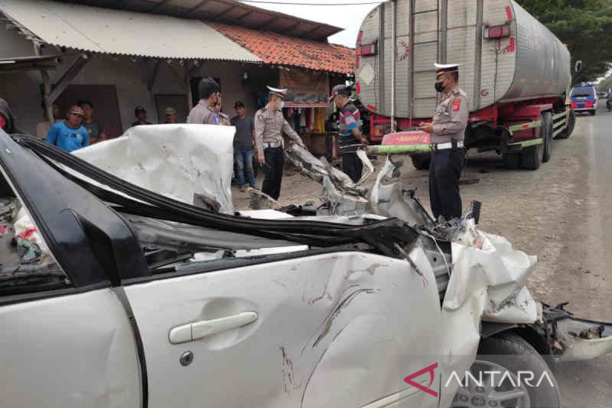 Kecelakaan di Jalur Pantura Cirebon, 6 warga Jateng tewas