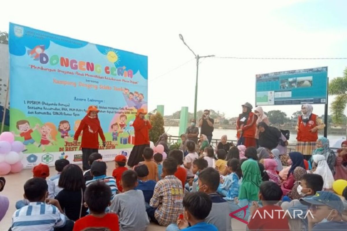 100 anak di Jambi peringati Hari Dongeng Sedunia 2022 di Danau Sipin