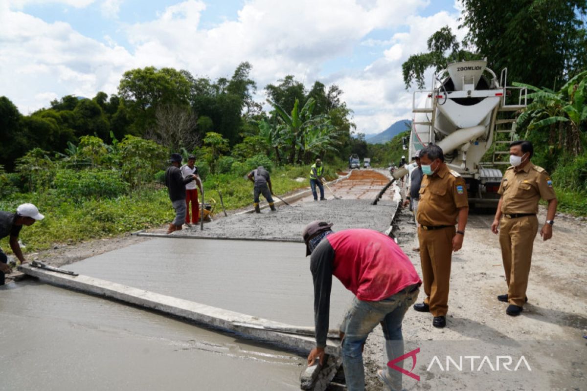 Bupati Garut minta provinsi perbaiki jalan rusak di selatan