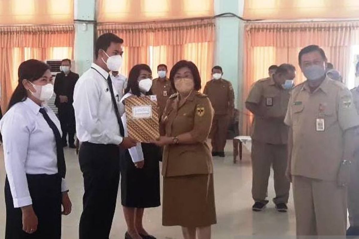 Terima SK, Wabup minta PPPK di Gumas lebih semangat bekerja