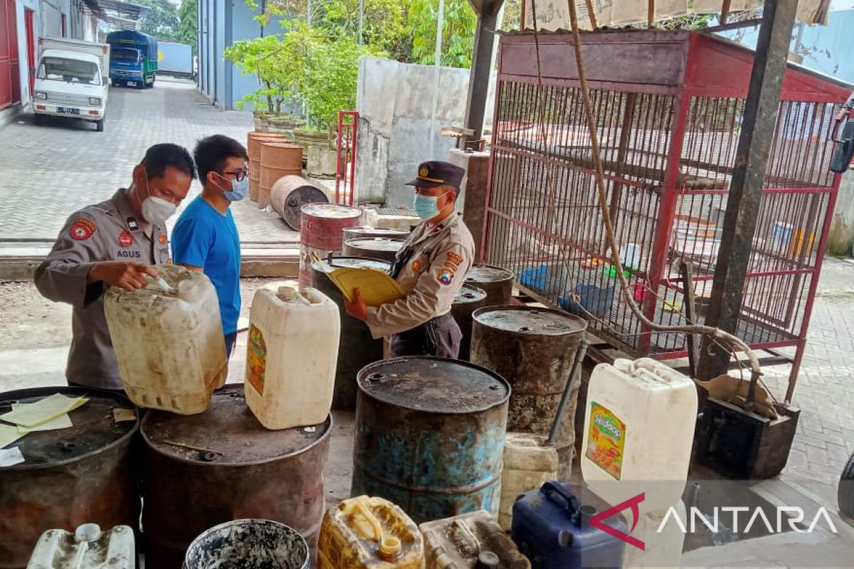 Minyak goreng curah di Jember masih langka memasuki awal Ramadhan