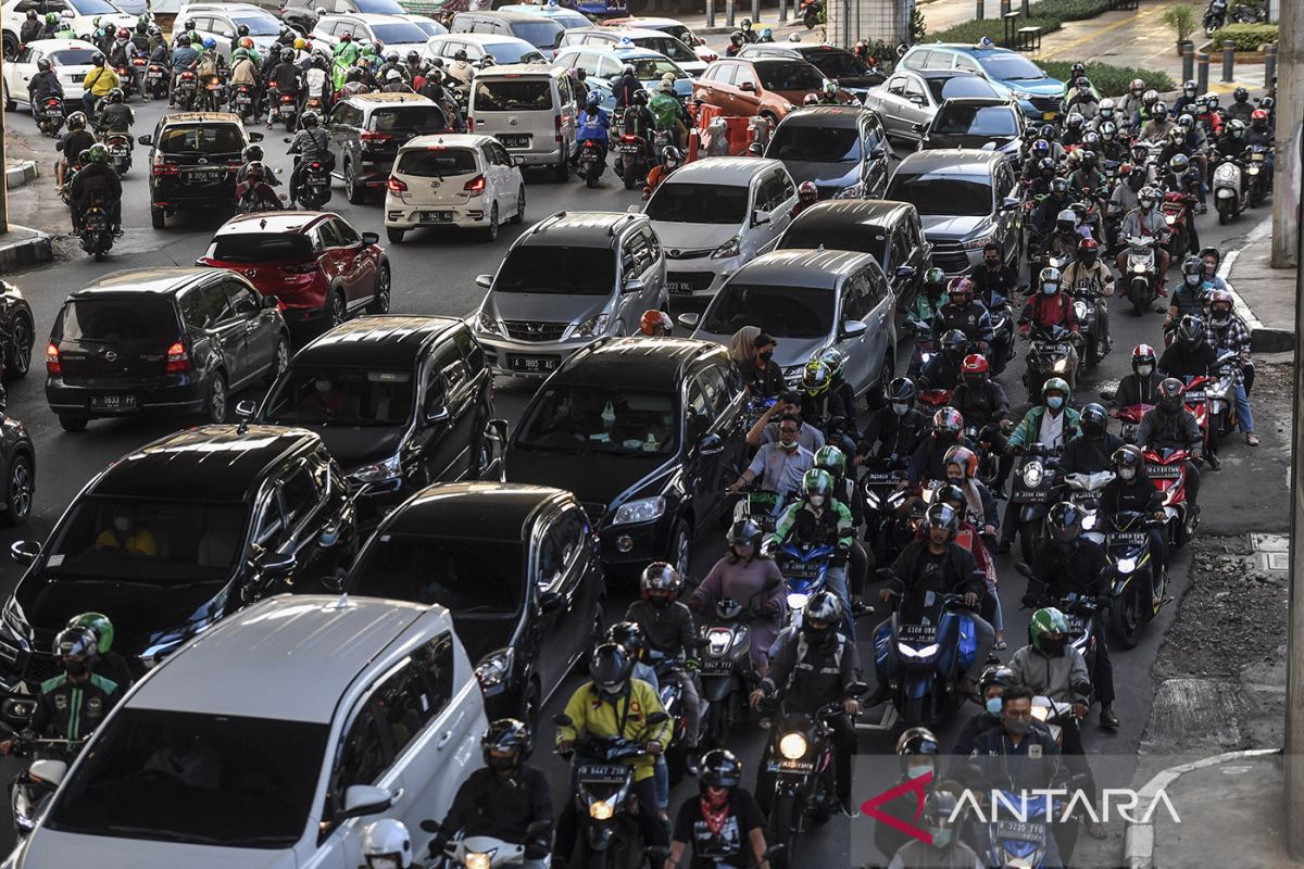 Pengaturan jam kerja di Jakarta masih sebatas usulan