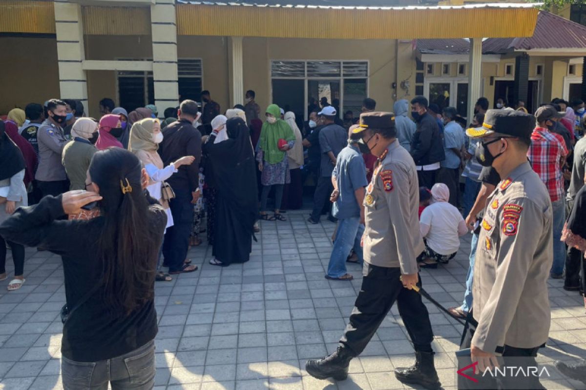 Sebanyak 3.108 orang di Mataram menerima bantuan tunai Polri