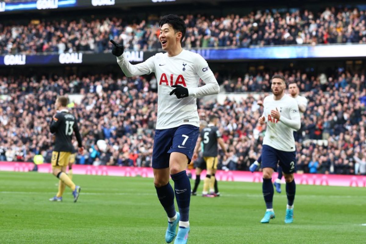 Tottenham naik peringkat empat setelah menang Newcastle 5-1