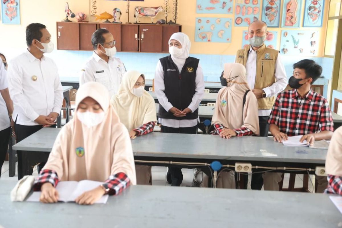 Khofifah bangga Jatim peringkat pertama siswa terbanyak lolos SNMPTN 2022