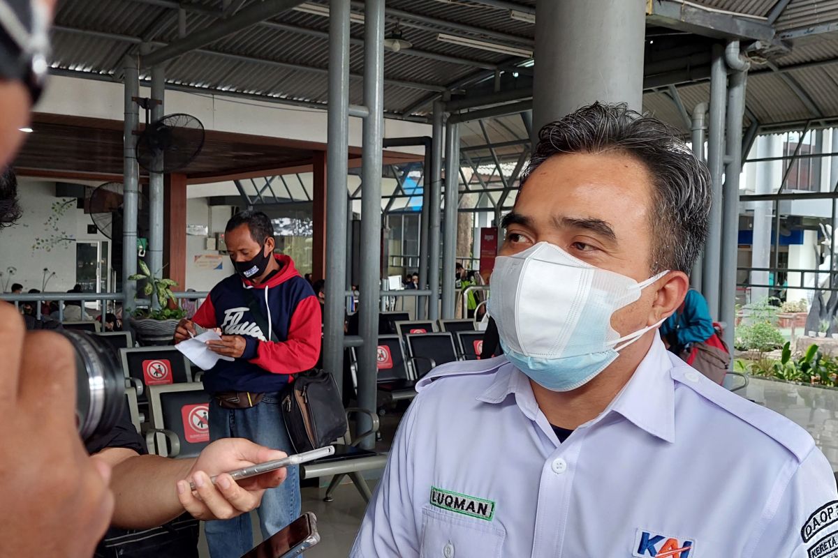 KAI Daop 8 Surabaya permudah perjalanan pelanggan sudah vaksin ketiga