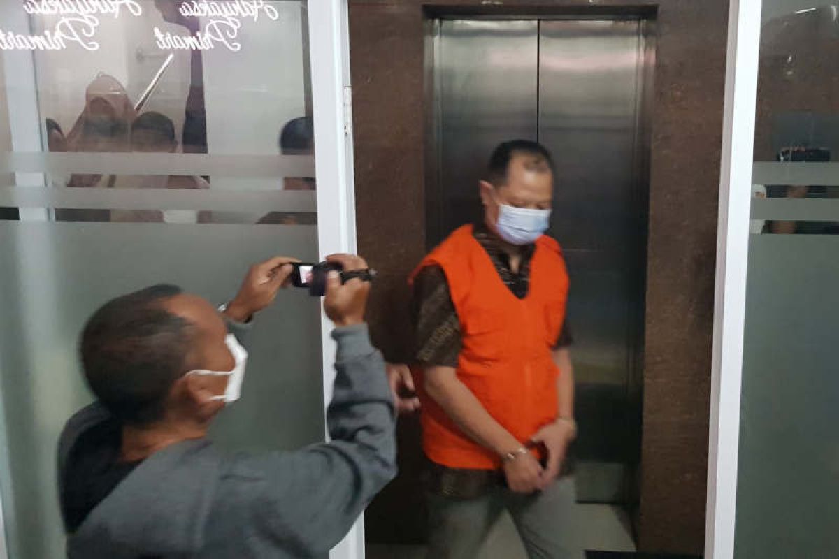 Kejati Jateng tahan mantan Dirkeu PT Rembang Bangkit Sejahtera Jaya