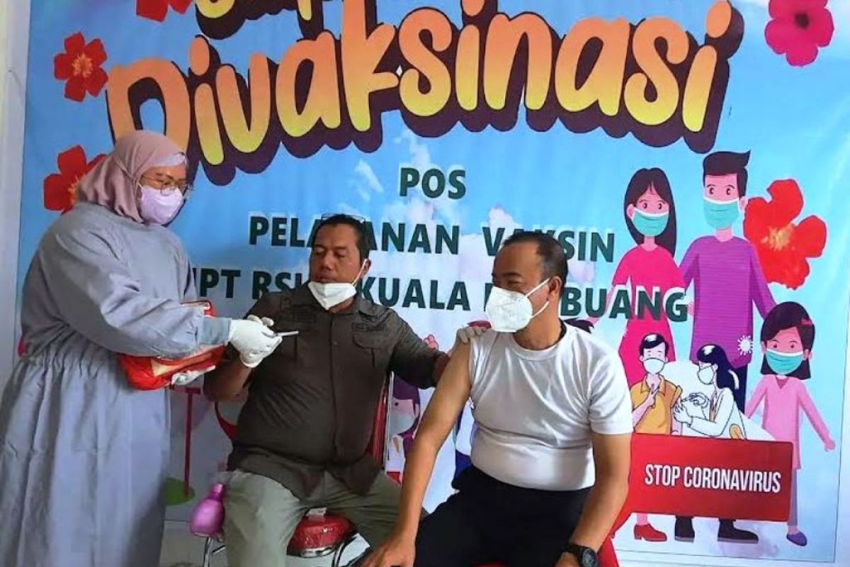 Penerima dosis penguat vaksin COVID-19 capai 42,4 juta orang