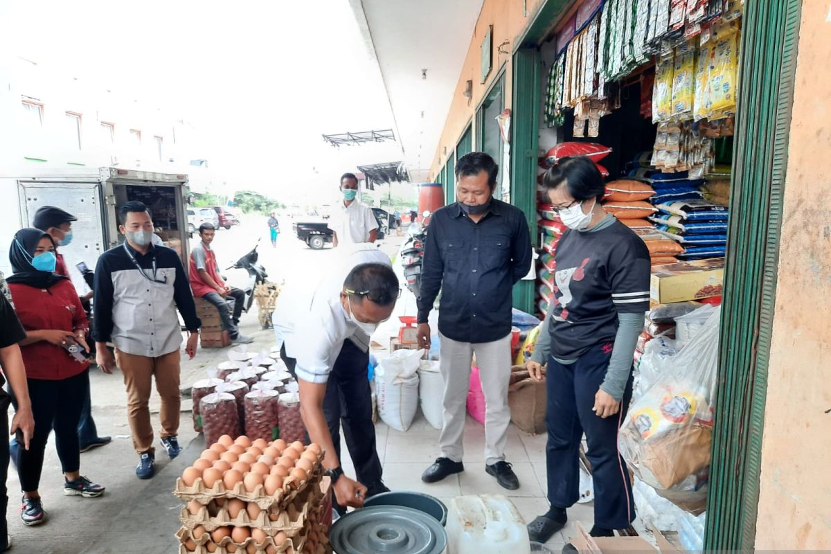 Polda Jambi fasilitasi tiga produsen minyak goreng pasok pasar