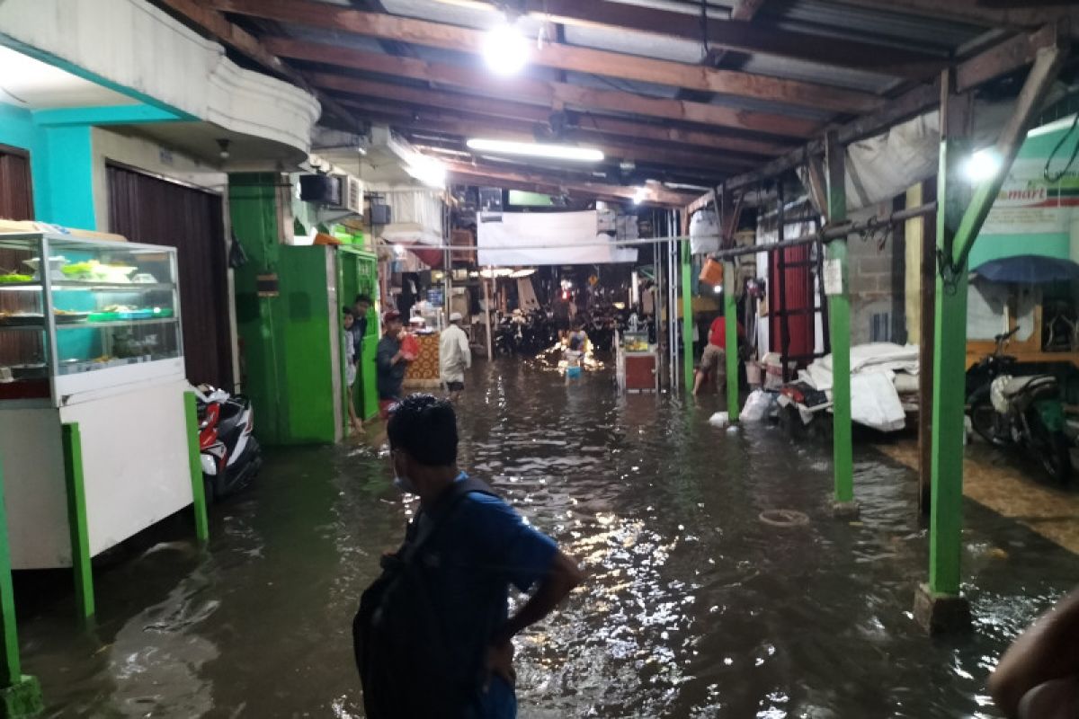 90 rumah di permukiman Duri Kepa Jakarta Barat terendam banjir