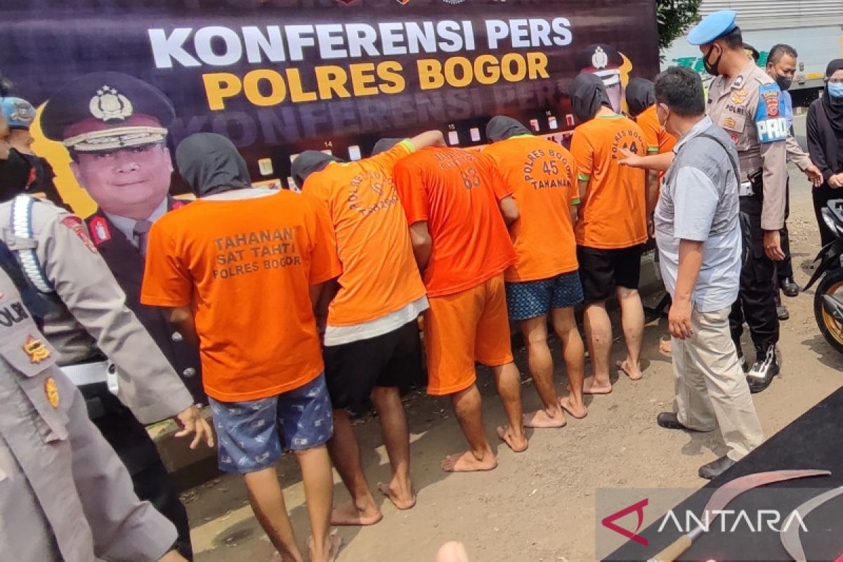 Polisi tangkap enam remaja tersangka kasus pembacokan tukang ojek di Bogor