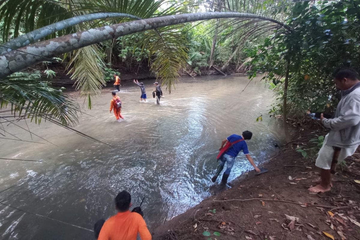 Tim SAR gabungan cari korban hilang di muara sungai di Minahasa