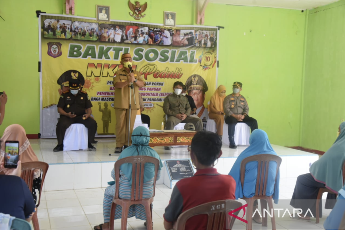 Pemprov Gorontalo salurkan bantuan pangan di Gentuma Raya