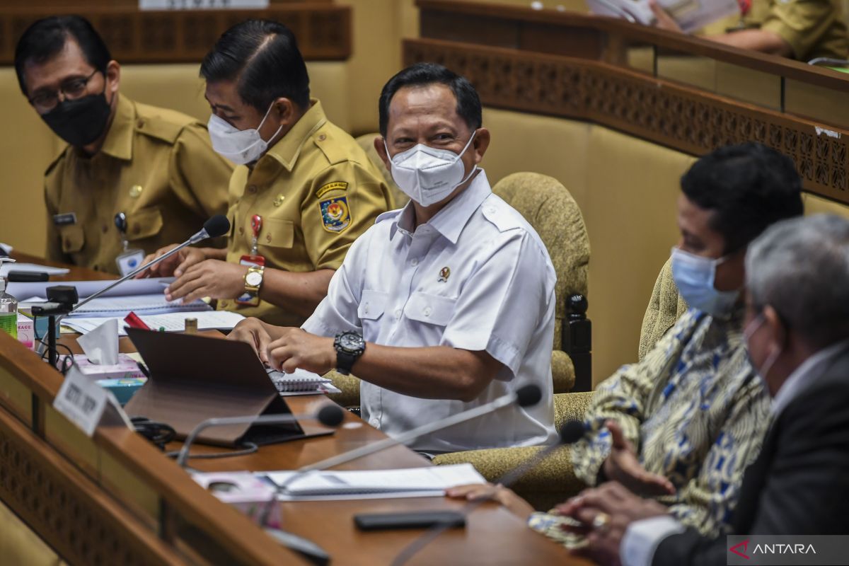 Mendagri sampaikan pandangan pemerintah soal materi lima RUU provinsi