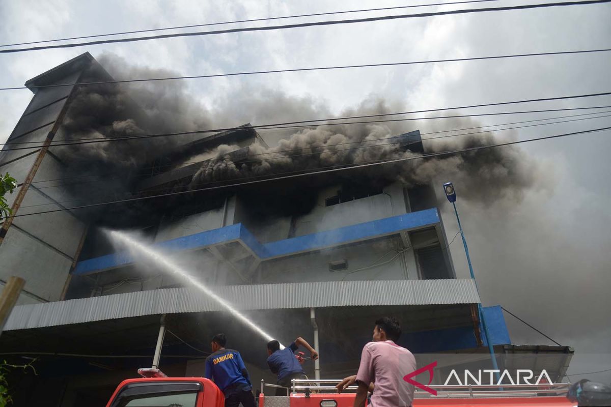 Polda Aceh sebut kebakaran Suzuya Mall karena lampu