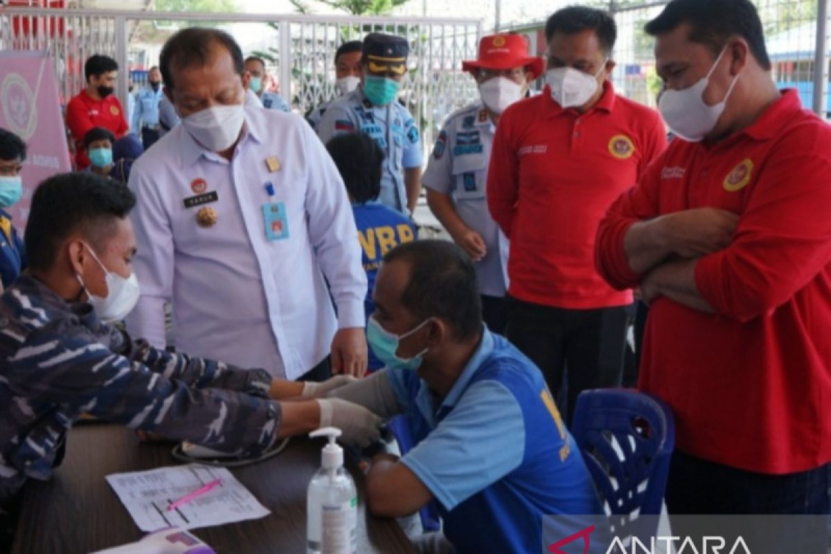 Kemenkumham Sumsel dan BIN vaksinasi COVID-19 penguat untuk narapidana