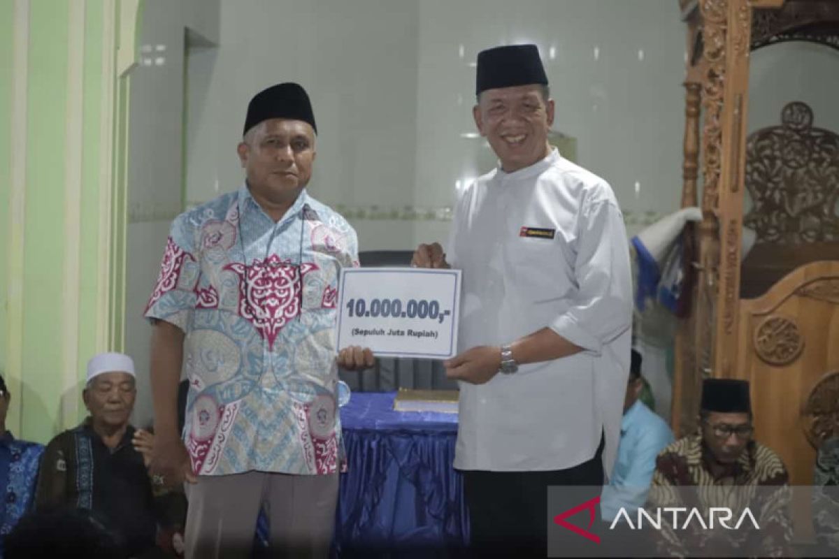 Rusma Yul Anwar safari ramadhan ke Mesjid Baiturrahman Sungai Liku Pelangai