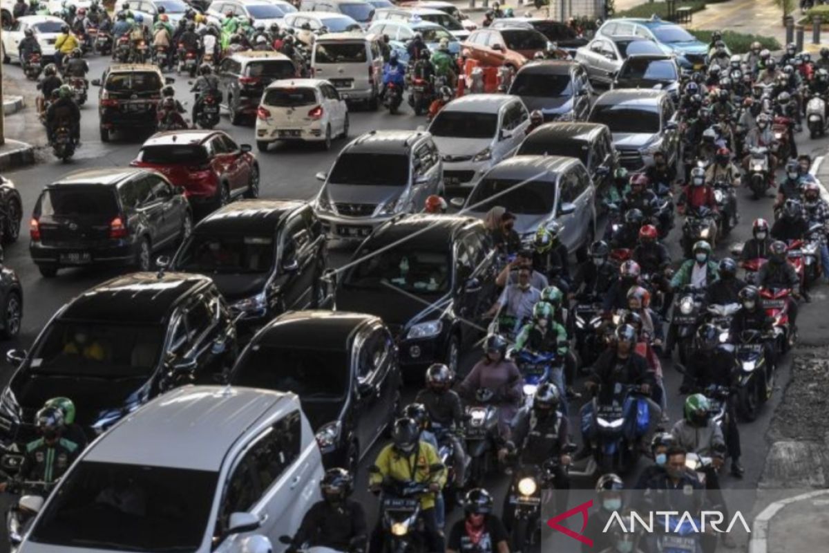 Wagub dorong warga gunakan transportasi publik untuk kurangi kemacetan